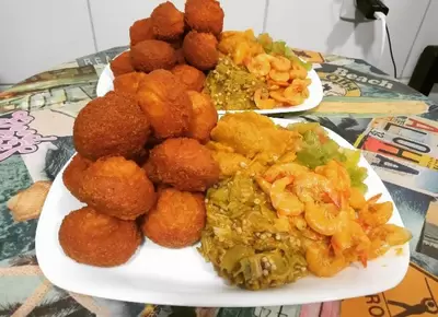 Combo de 14 Bolinhos com Todos os Acompanhamentos